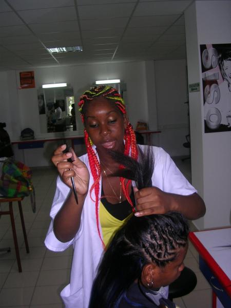 la joie d'une coiffeuse
